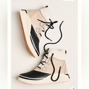 SOREL Out N About™ IV Chillz Waterproof Boots | Taupe/Black | 9